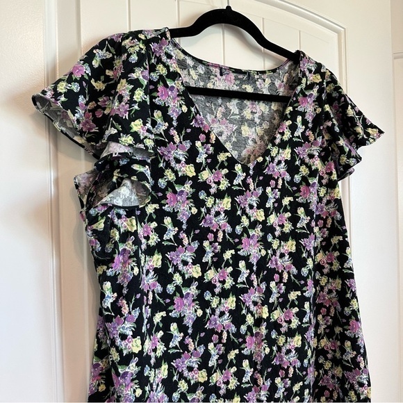 Floral short sleeve blouse - super cute pattern / print! Size XL - Picture 2 of 7